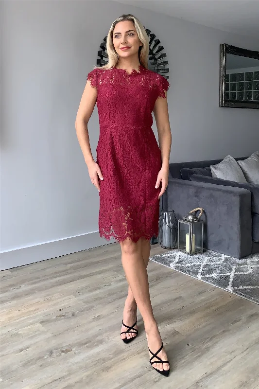 flowy maxi dressSleeveless Lace Overlay Dress In Burgundy